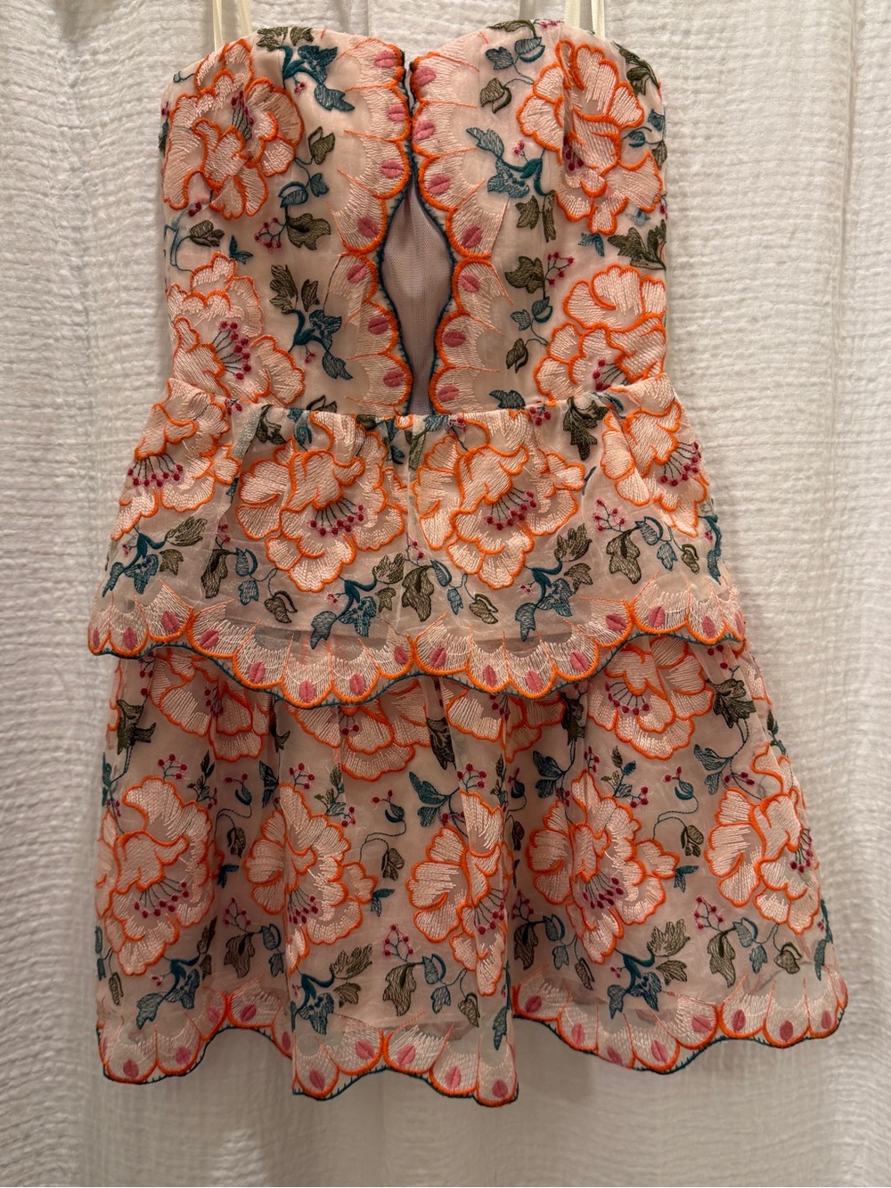 BCBGMAXAZRIA Guiliana Floral Embroidered Strapless Tiered Mini Dress EUC